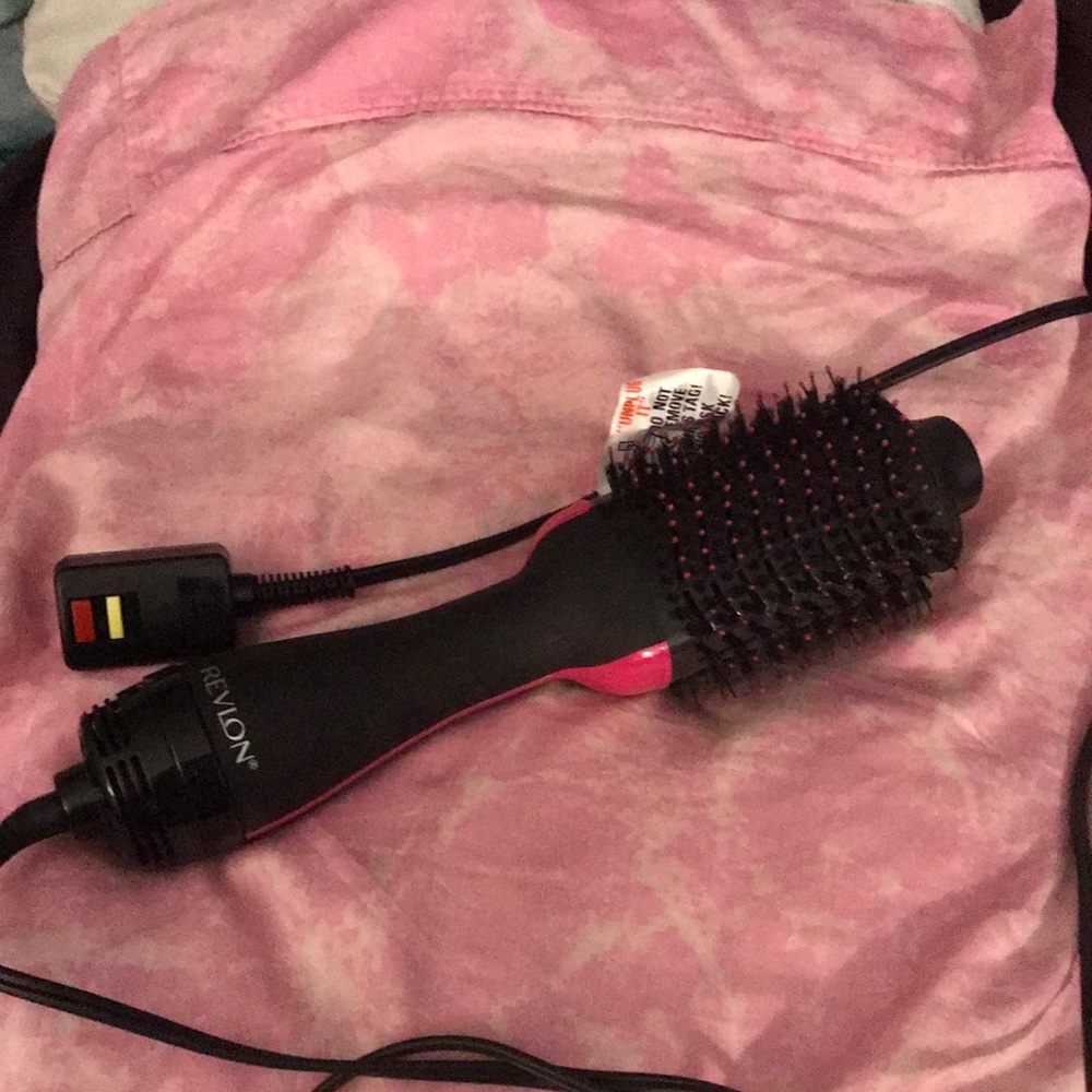 Revlon one step volumizer blow dryer brush